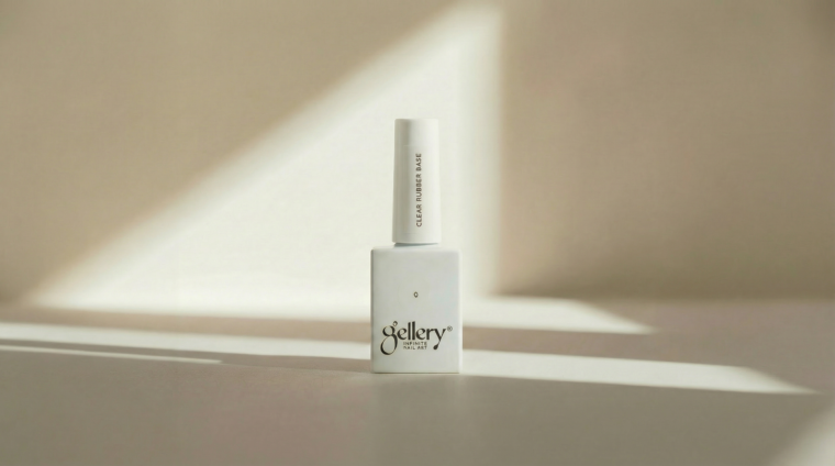 Zéro décollement : Le secret de la Clear Rubber Base pour une tenue infaillible